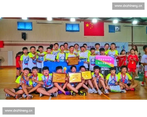 小学生排球比赛精彩瞬间集锦 展现团队合作与拼搏精神